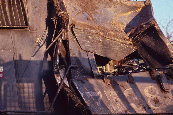 SP 7538 with crushed cab - Durham, California- December 12, 1989 - Car 5 - 104