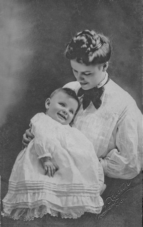 Mabel & Abbott Austin - 1907